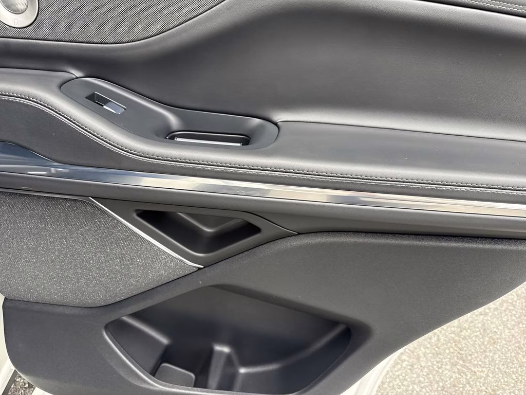 2025 Pristine White Metallic Tri-Coat Lincoln Navigator Reserve 4X4 SUV