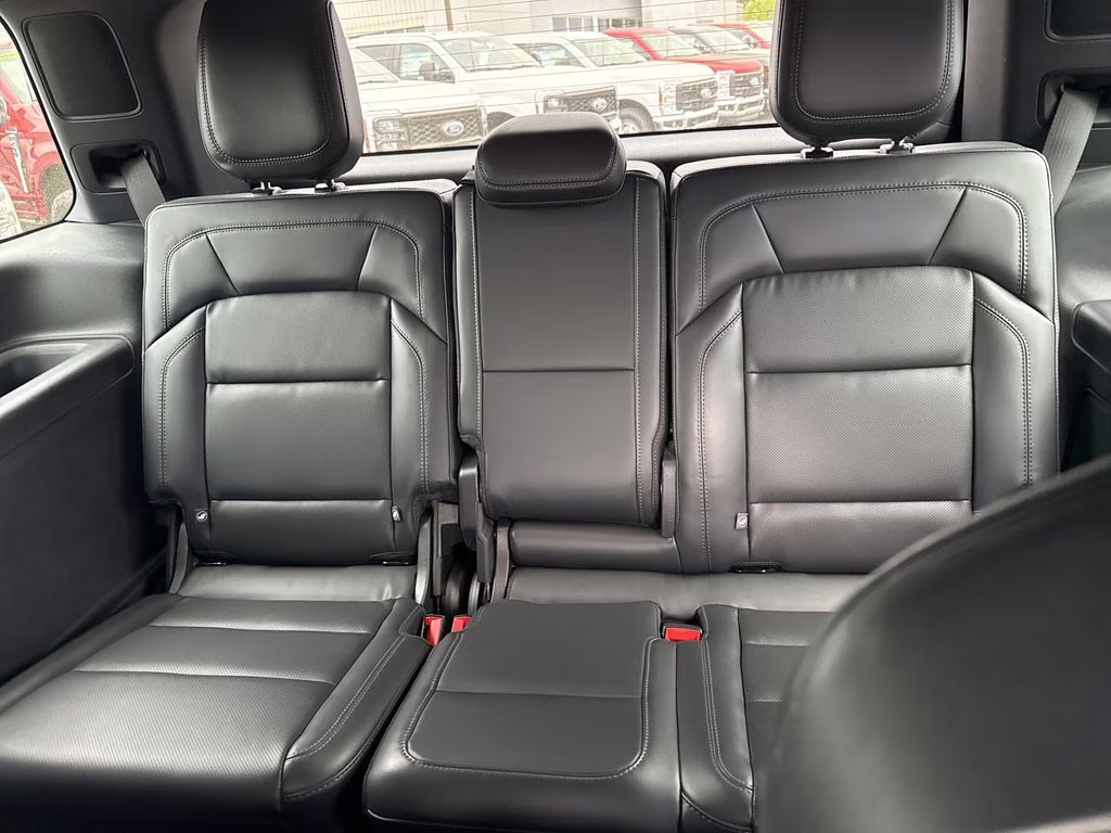 2025 Pristine White Metallic Tri-Coat Lincoln Navigator Reserve 4X4 SUV