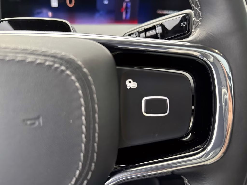 2025 Pristine White Metallic Tri-Coat Lincoln Navigator Reserve 4X4 SUV