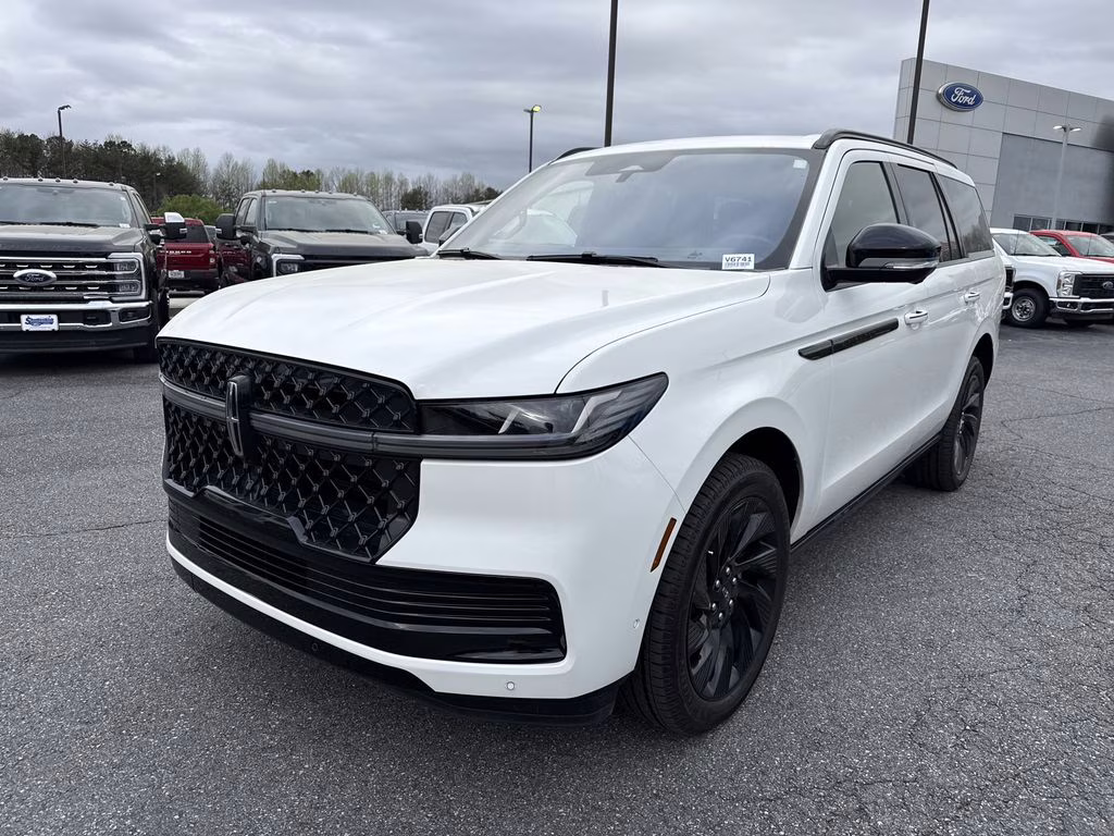 2025 Pristine White Metallic Tri-Coat Lincoln Navigator Reserve 4X4 SUV