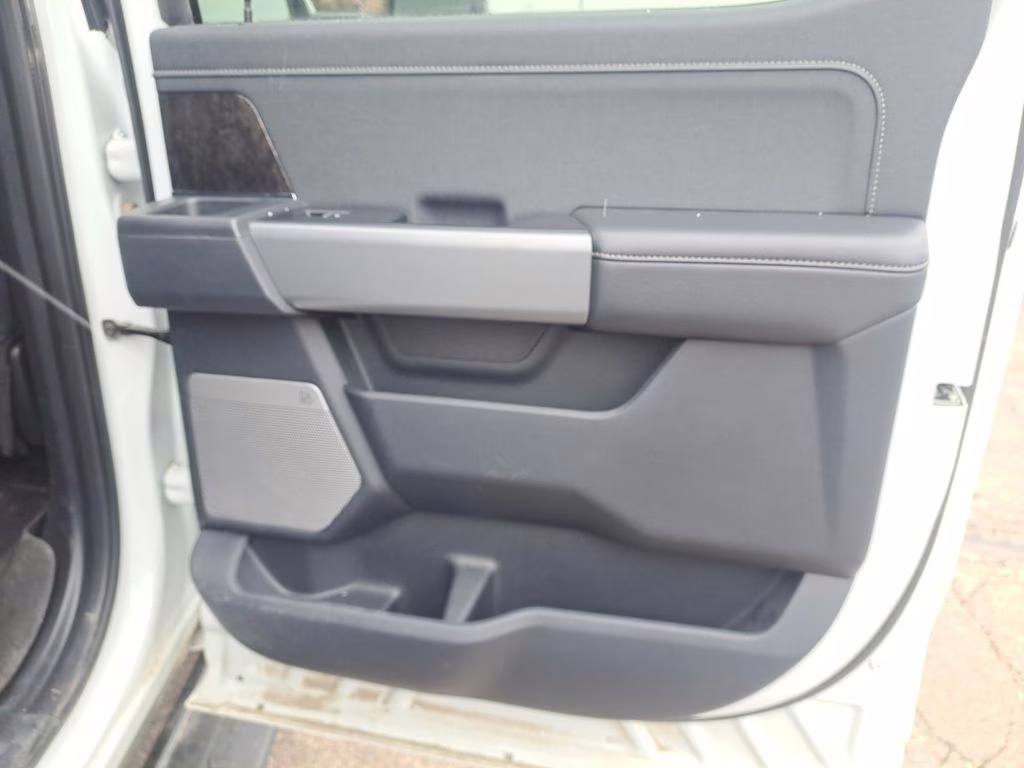 2024 White Ford Super Duty F-250 SRW Lariat Ultimate FX4 w/5th Wheel Pkg 4X4 Truck