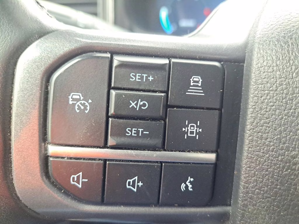 2024 White Ford Super Duty F-250 SRW Lariat Ultimate FX4 w/5th Wheel Pkg 4X4 Truck