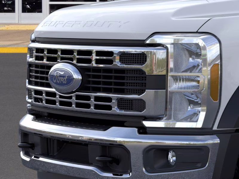 2025 Oxford White Ford Super Duty F-450 DRW XL 4X4 Chassis