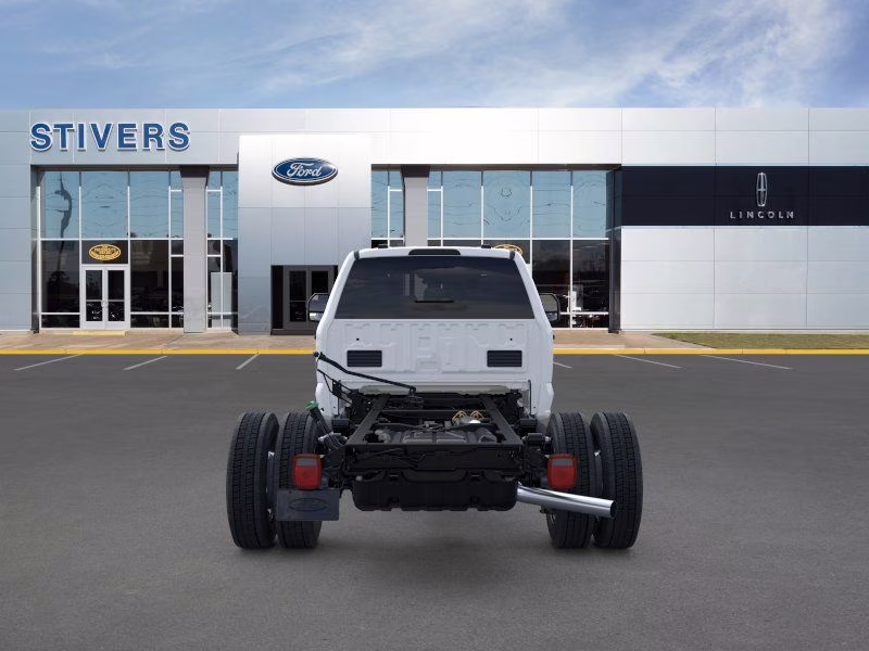 2025 Oxford White Ford Super Duty F-450 DRW XL 4X4 Chassis