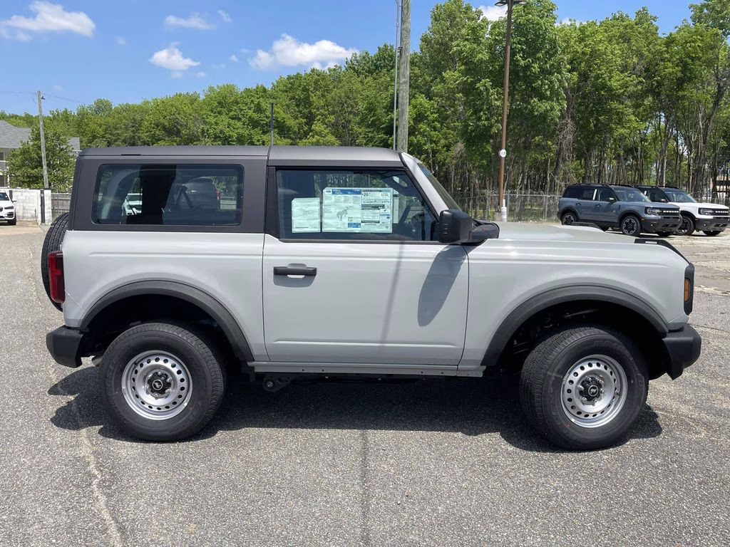 2026 Avalanche Gray Ford Bronco Base 4X4 SUV