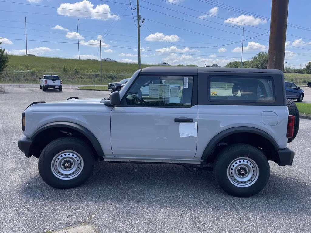 2026 Avalanche Gray Ford Bronco Base 4X4 SUV