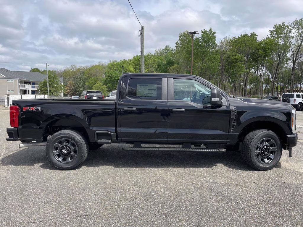 2026 Oxford White Ford Super Duty F-250 SRW XL 4X4 Truck