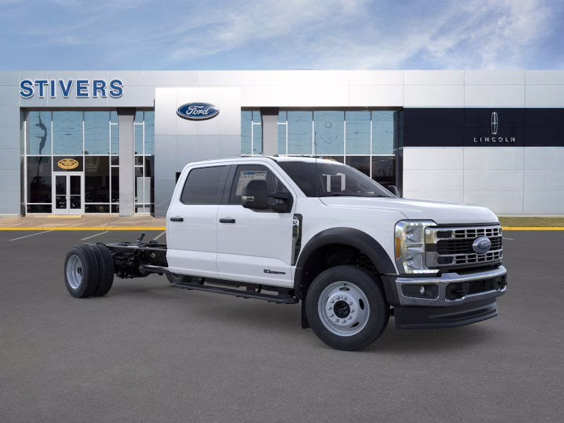 2025 Oxford White Ford Super Duty F-450 DRW XL 4X4 Chassis
