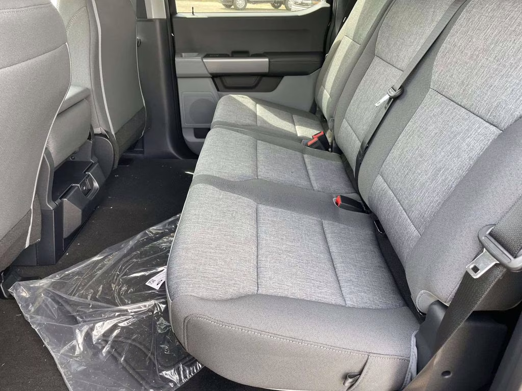 2026 Oxford White Ford Super Duty F-250 SRW XL 4X4 Truck