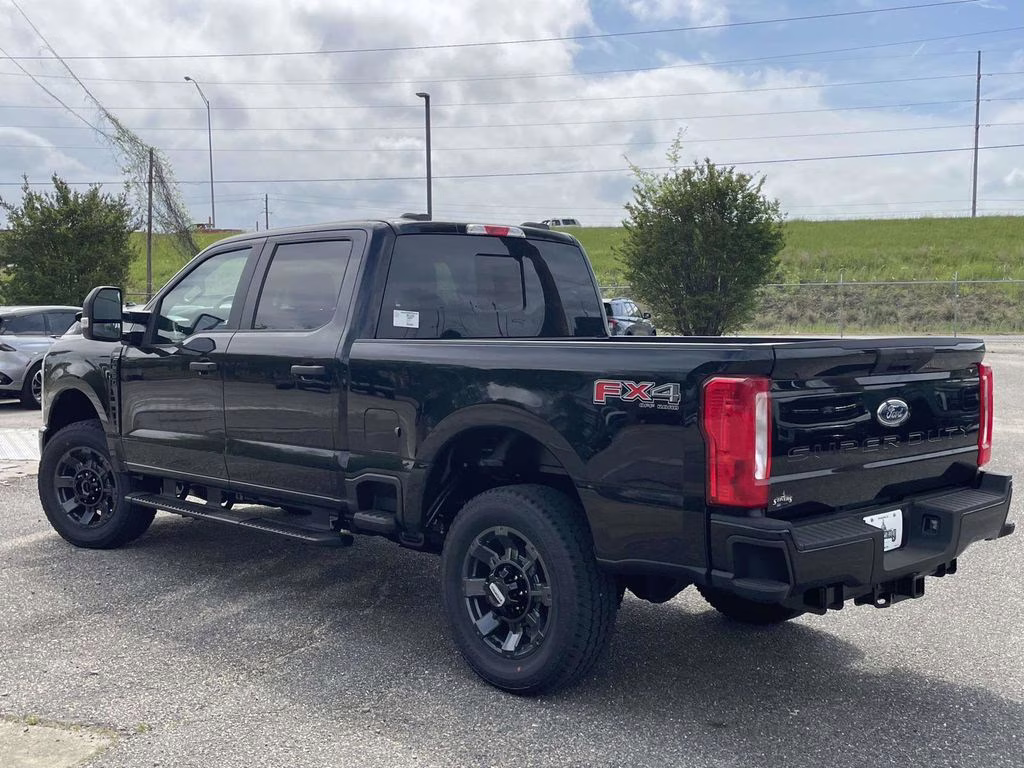 2026 Oxford White Ford Super Duty F-250 SRW XL 4X4 Truck