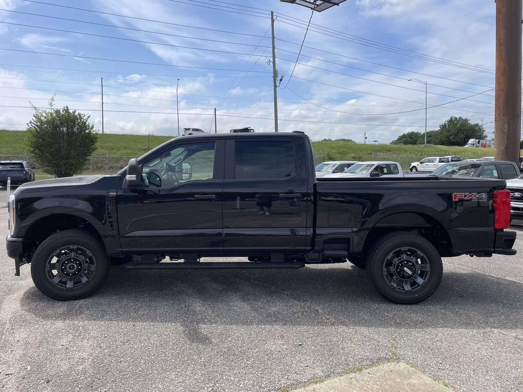 2026 Oxford White Ford Super Duty F-250 SRW XL 4X4 Truck
