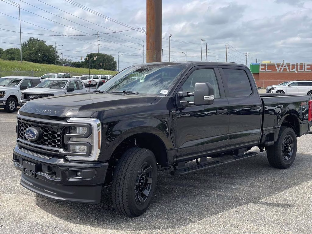 2026 Oxford White Ford Super Duty F-250 SRW XL 4X4 Truck