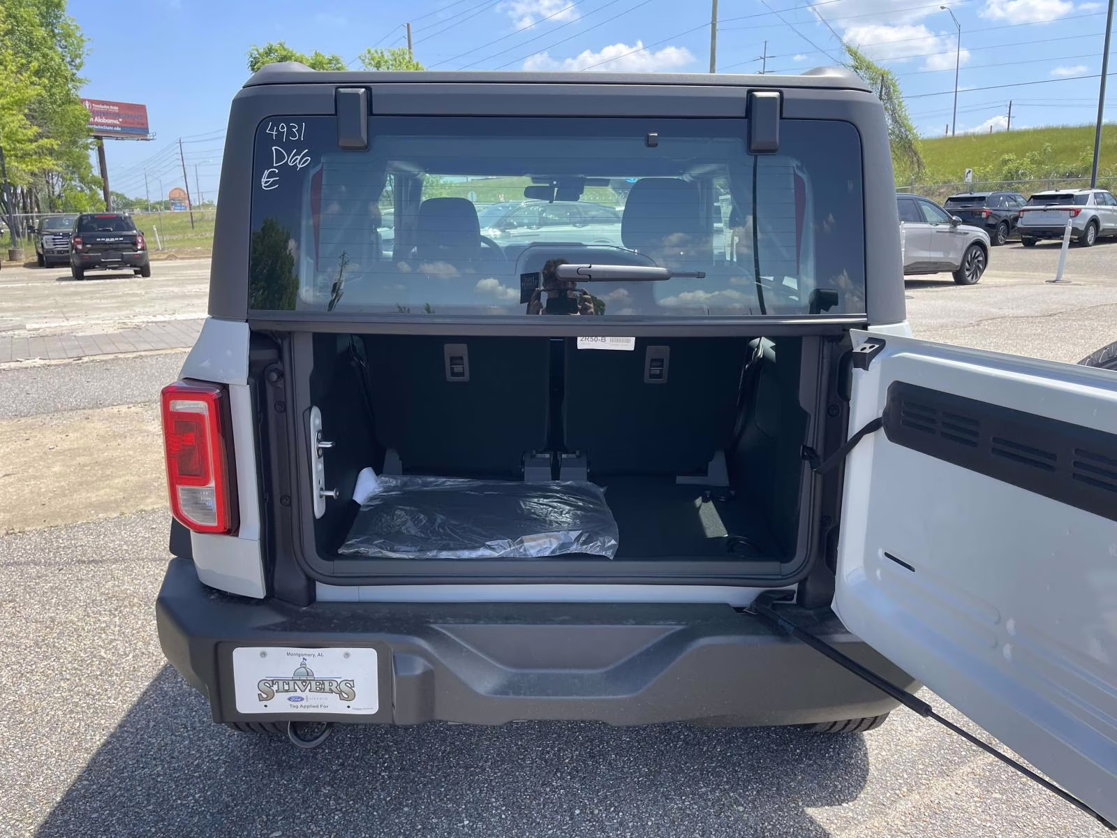 2026 Avalanche Gray Ford Bronco Base 4X4 SUV