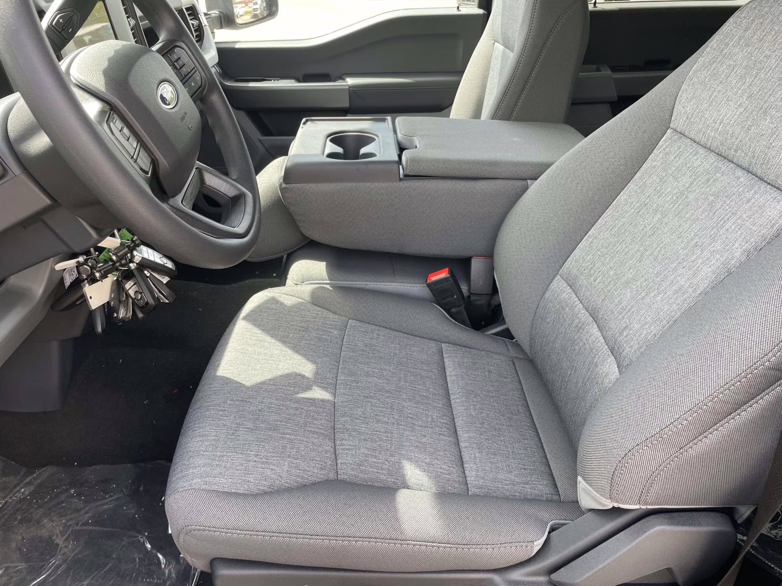 2026 Oxford White Ford Super Duty F-250 SRW XL 4X4 Truck