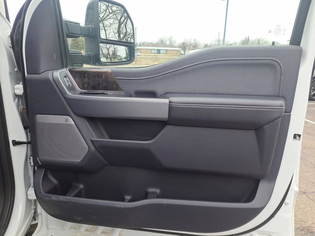 2024 White Ford Super Duty F-250 SRW Lariat Ultimate FX4 w/5th Wheel Pkg 4X4 Truck