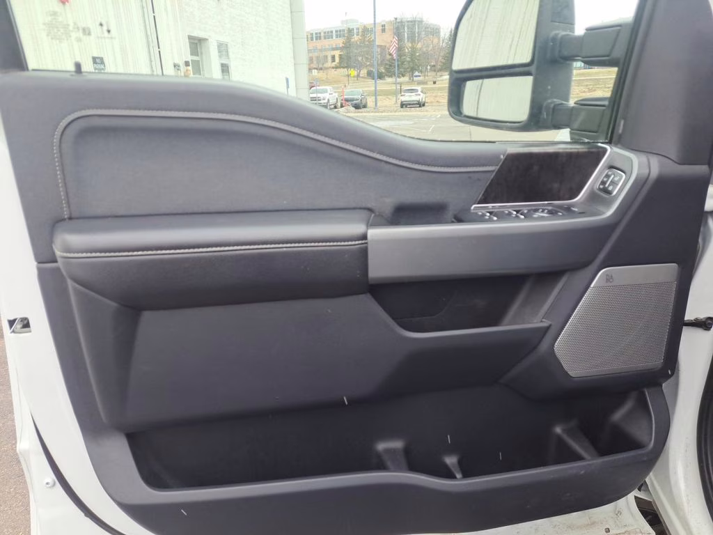 2024 White Ford Super Duty F-250 SRW Lariat Ultimate FX4 w/5th Wheel Pkg 4X4 Truck