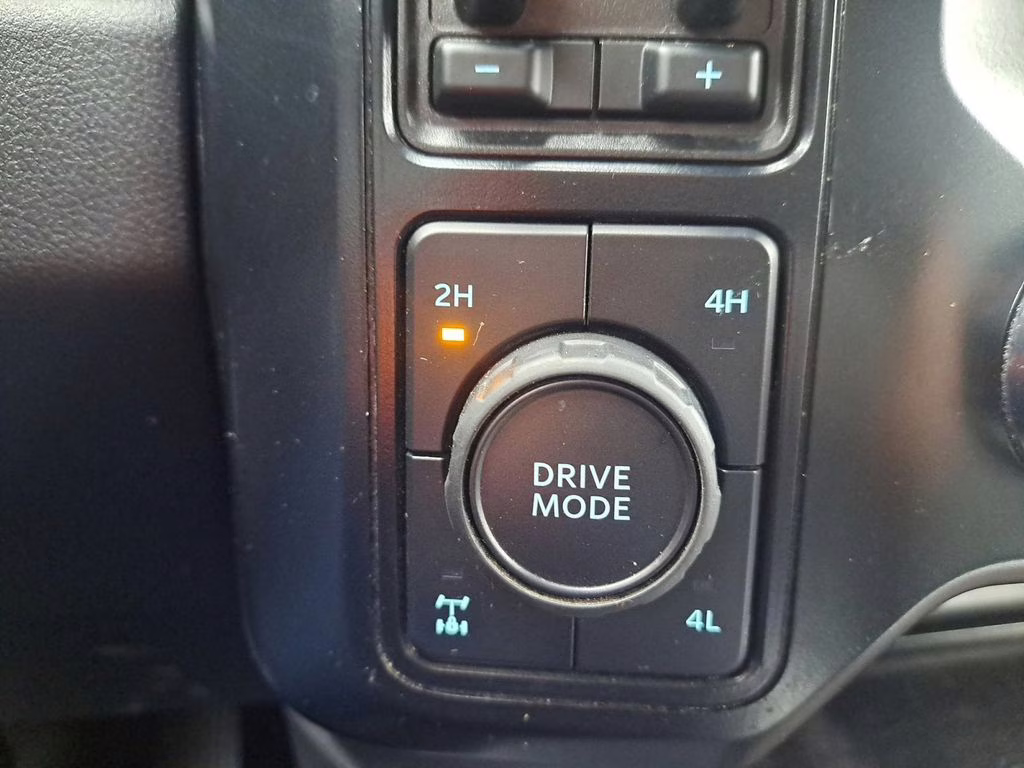 2024 White Ford Super Duty F-250 SRW Lariat Ultimate FX4 w/5th Wheel Pkg 4X4 Truck