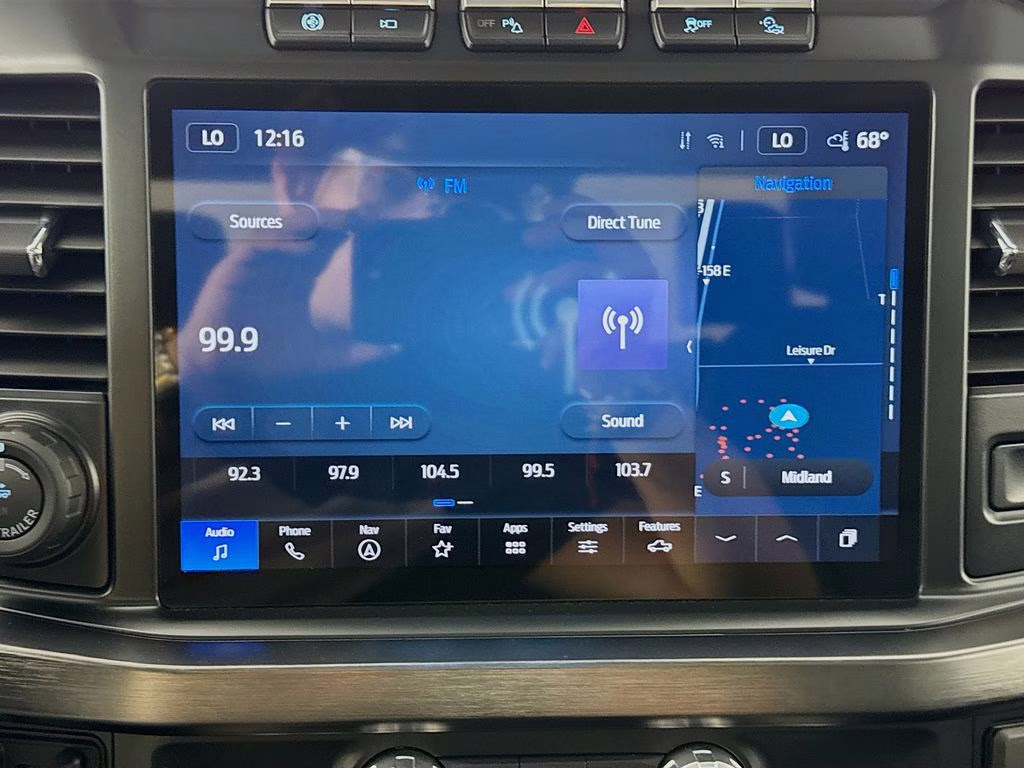 2023 Silver Metallic Ford Super Duty F-250 SRW Lariat 4X4 Truck