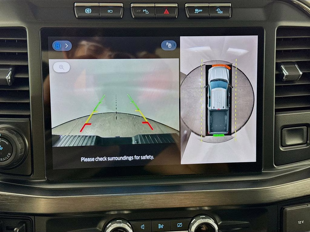 2023 Silver Metallic Ford Super Duty F-250 SRW Lariat 4X4 Truck