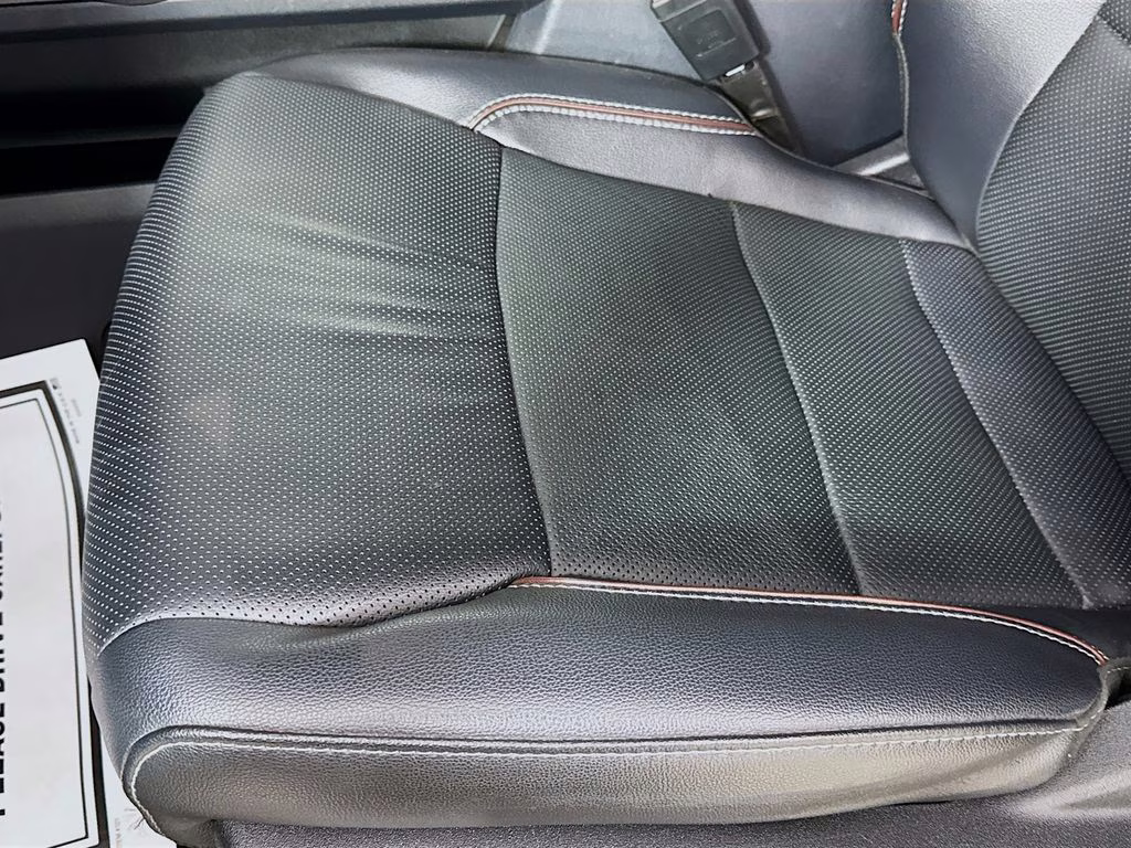 2023 Silver Metallic Ford Super Duty F-250 SRW Lariat 4X4 Truck