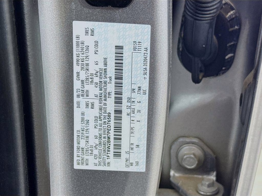 2023 Silver Metallic Ford Super Duty F-250 SRW Lariat 4X4 Truck