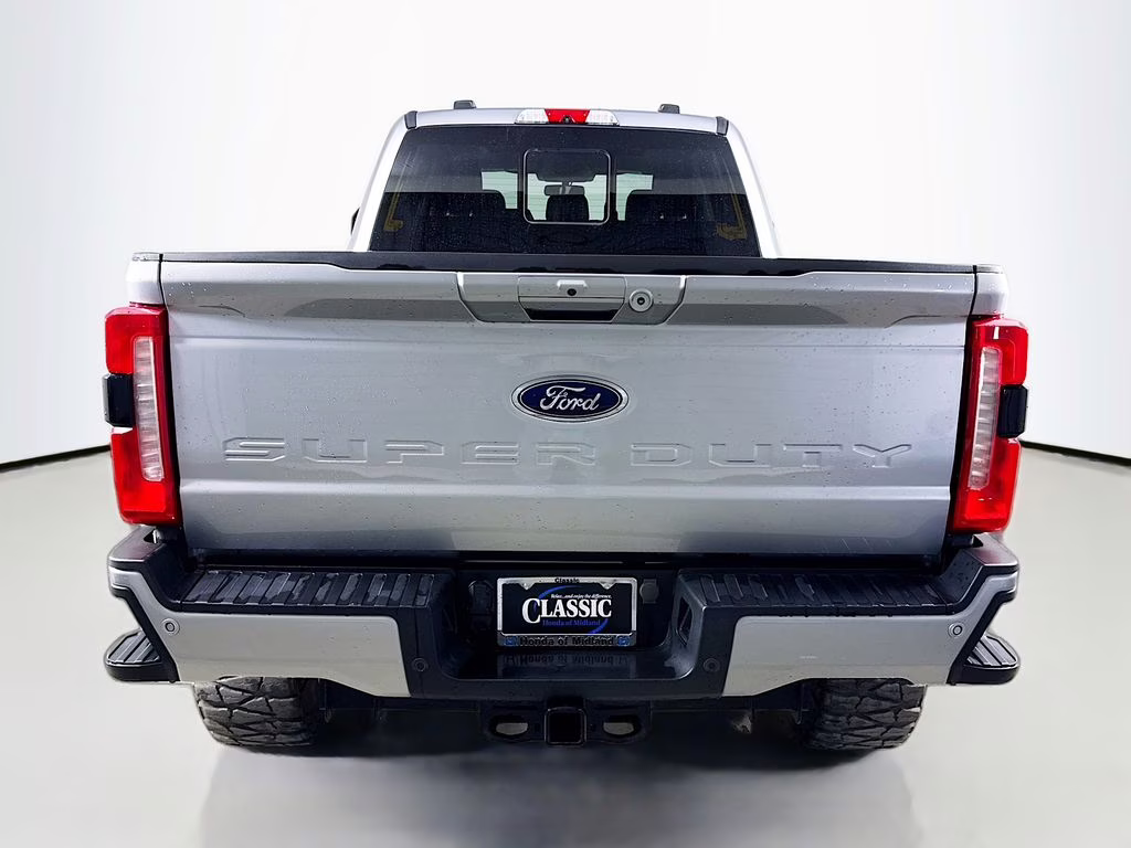 2023 Silver Metallic Ford Super Duty F-250 SRW Lariat 4X4 Truck