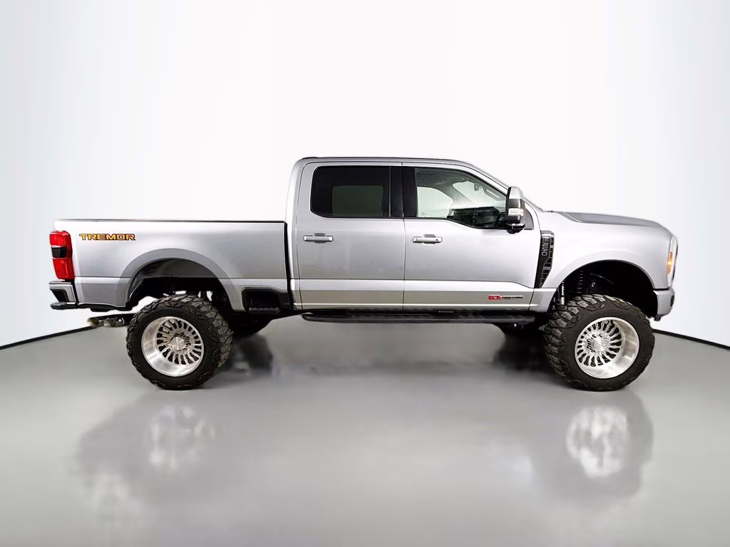 2023 Silver Metallic Ford Super Duty F-250 SRW Lariat 4X4 Truck