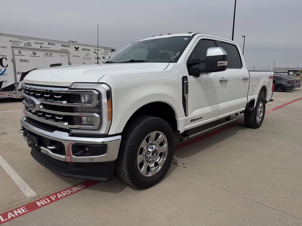 2023 White Metallic Ford Super Duty F-250 SRW Lariat 4X4 Truck