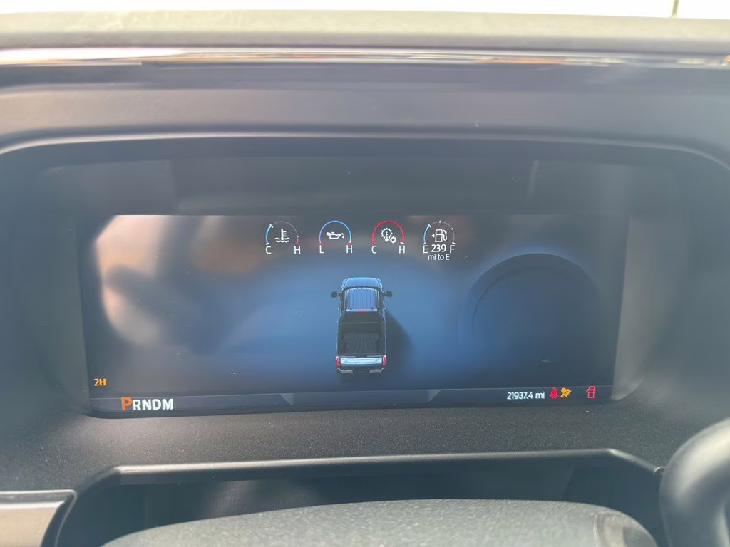 2023 White Metallic Ford Super Duty F-250 SRW Lariat 4X4 Truck