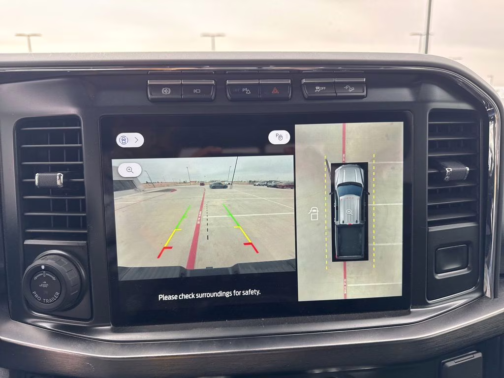 2023 White Metallic Ford Super Duty F-250 SRW Lariat 4X4 Truck