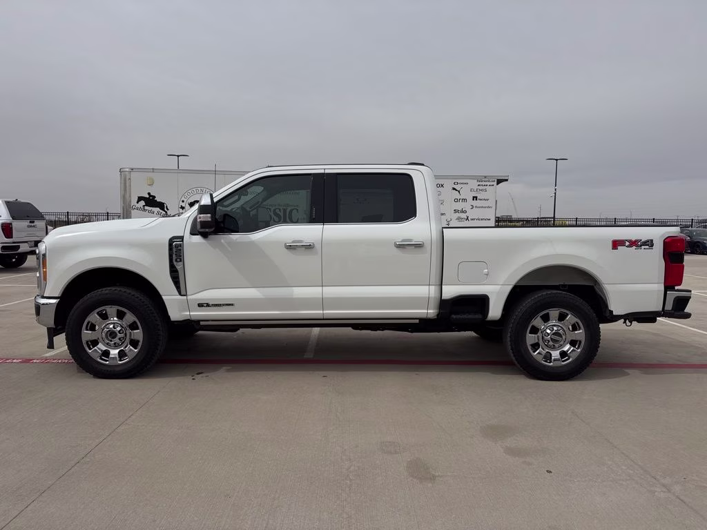 2023 White Metallic Ford Super Duty F-250 SRW Lariat 4X4 Truck