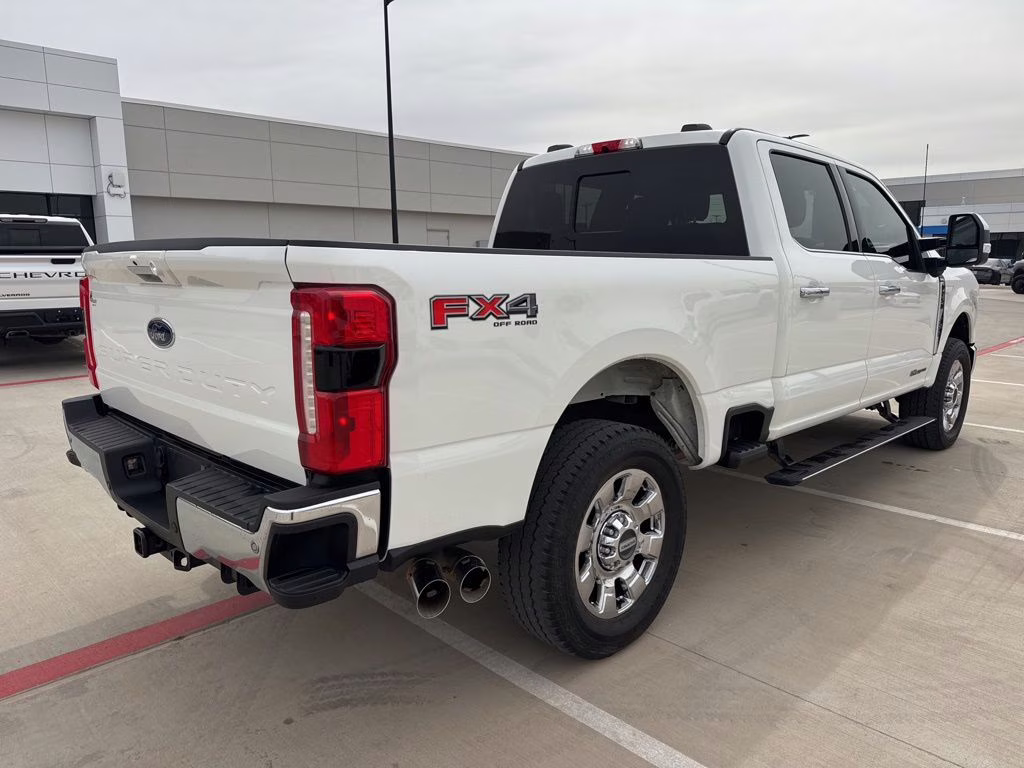 2023 White Metallic Ford Super Duty F-250 SRW Lariat 4X4 Truck