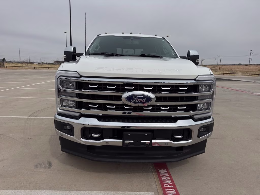 2023 White Metallic Ford Super Duty F-250 SRW Lariat 4X4 Truck