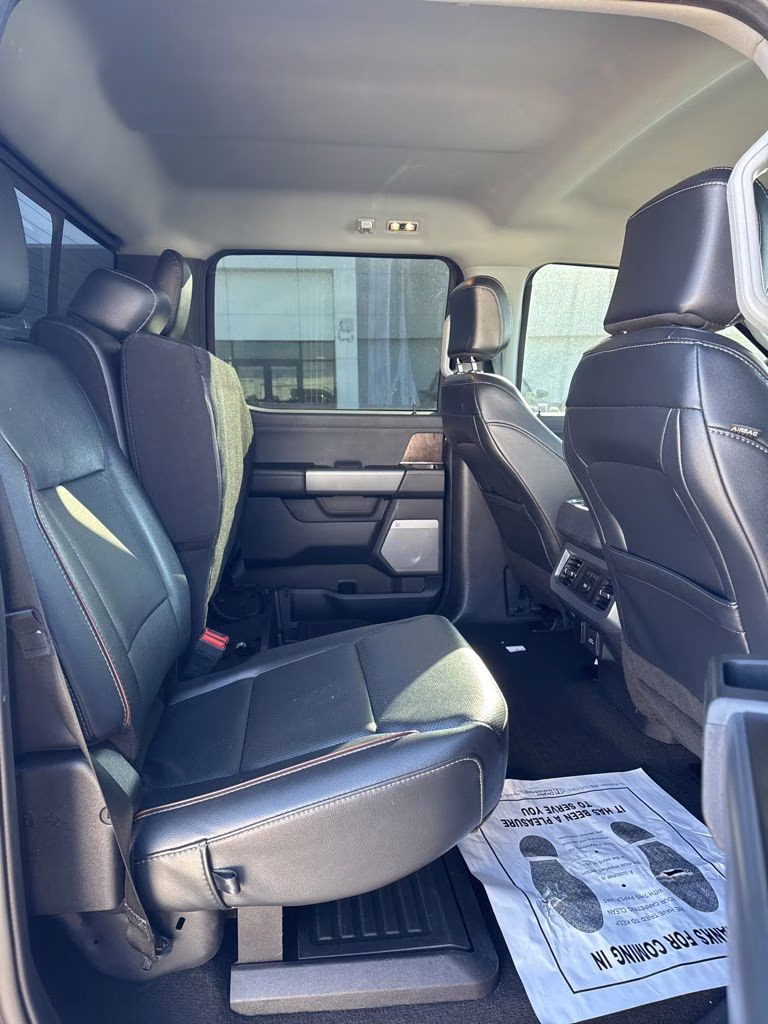 2023 Black Metallic Ford Super Duty F-250 SRW Lariat 4X4 Truck