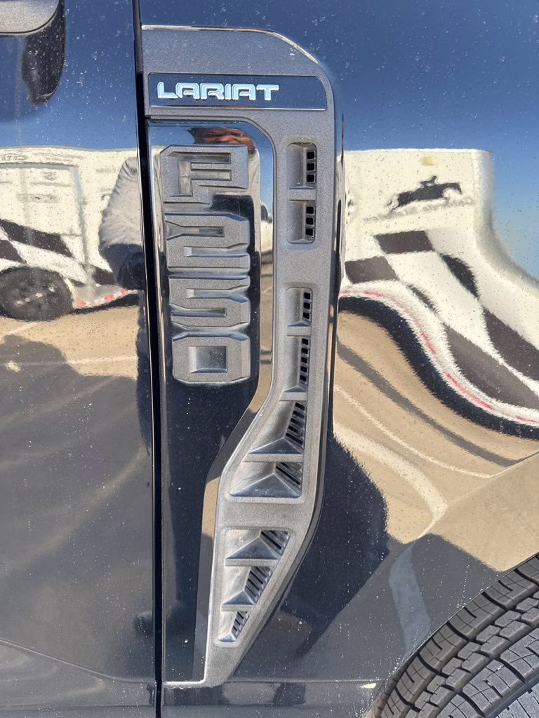 2023 Black Metallic Ford Super Duty F-250 SRW Lariat 4X4 Truck