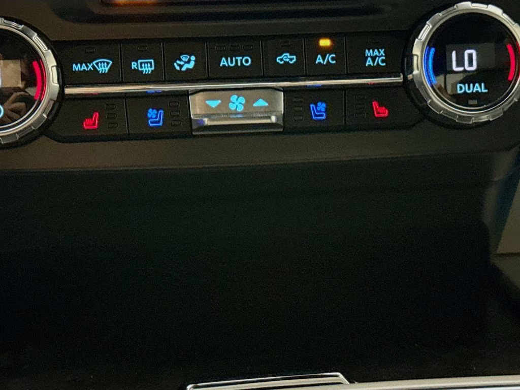 2022 Black Metallic Ford Super Duty F-250 SRW Lariat 4X4 Truck