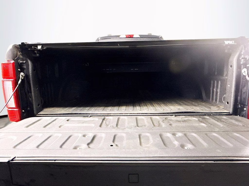 2022 Black Metallic Ford Super Duty F-250 SRW Lariat 4X4 Truck