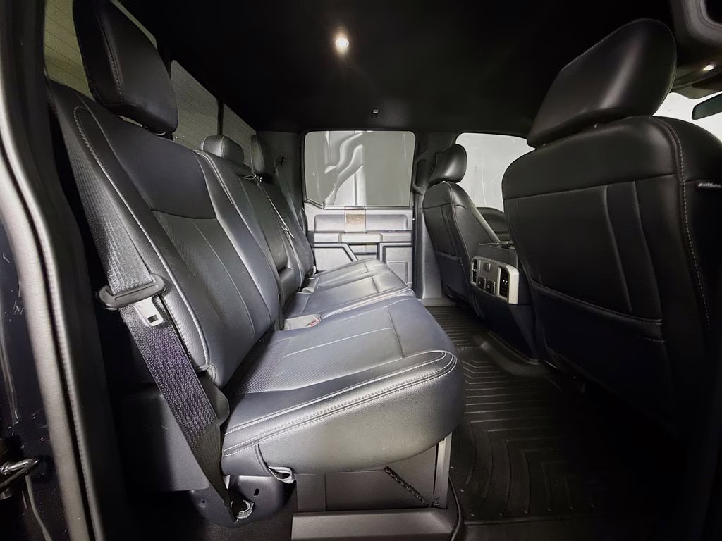 2022 Black Metallic Ford Super Duty F-250 SRW Lariat 4X4 Truck