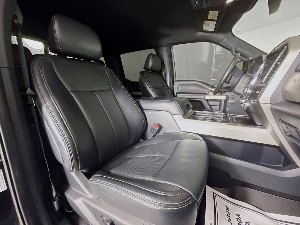 2022 Black Metallic Ford Super Duty F-250 SRW Lariat 4X4 Truck