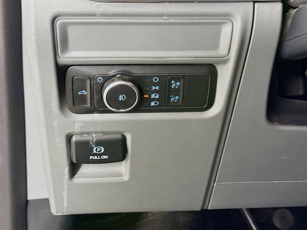 2022 Oxford White Ford F-150 XLT 4X4 Truck