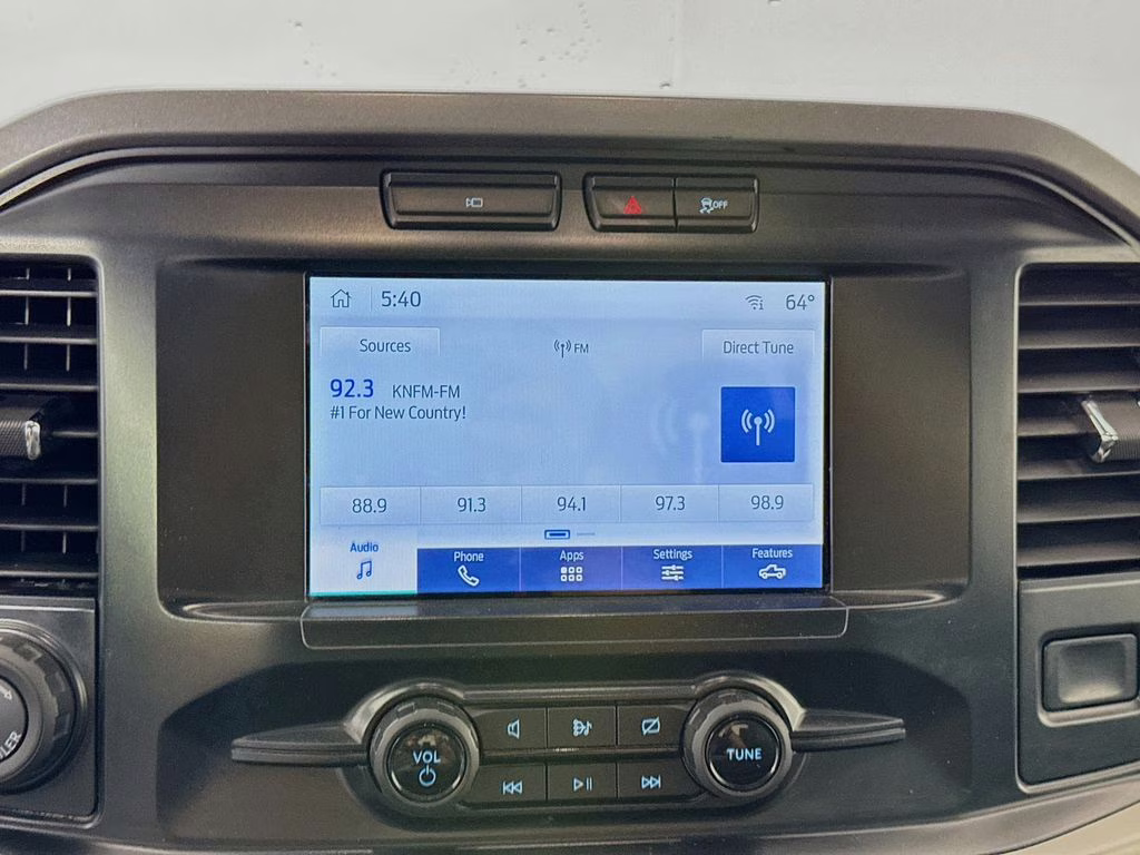 2022 Oxford White Ford F-150 XLT 4X4 Truck