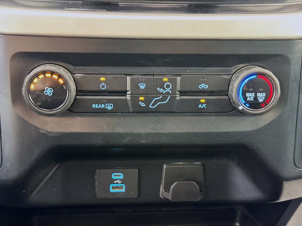 2022 Oxford White Ford F-150 XLT 4X4 Truck