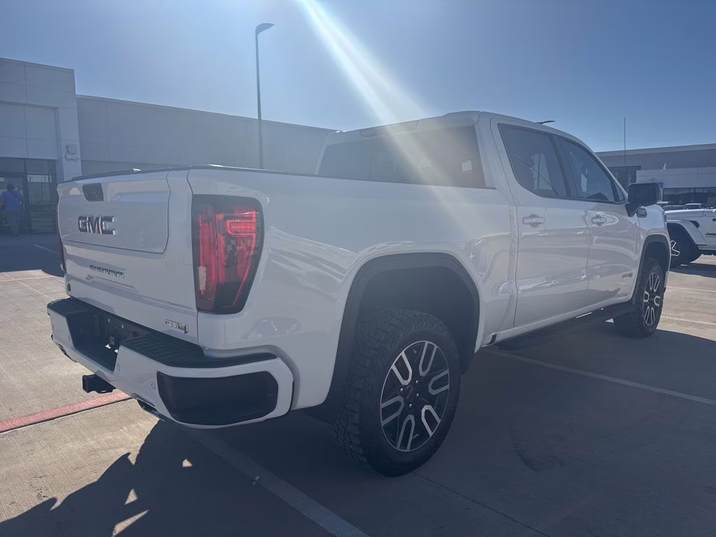2024 Summit White GMC Sierra 1500 AT4 4X4 Truck