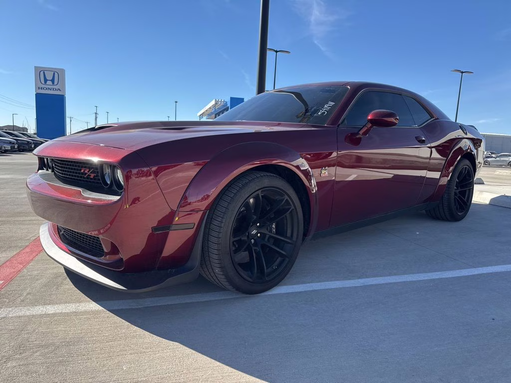 2023 Octane Red Pearlcoat Dodge Challenger R/T Scat Pack Widebody RWD Coupe