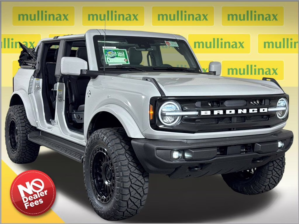 2026 Avalanche Gray Ford Bronco Outer Banks 4X4 SUV