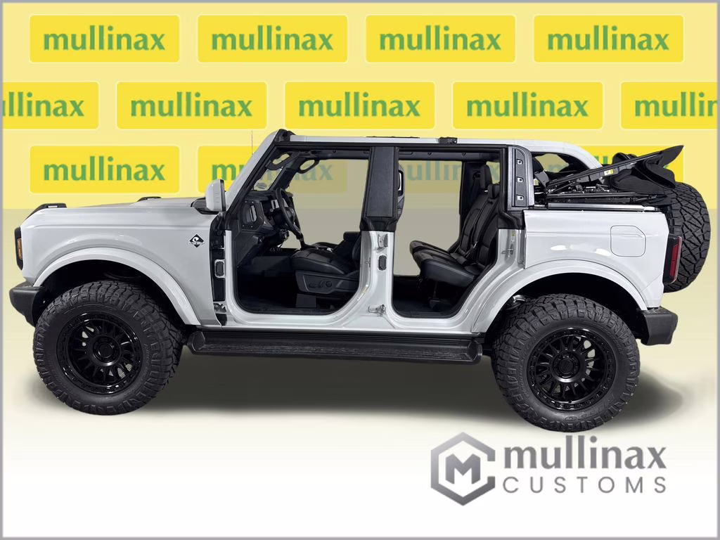 2026 Avalanche Gray Ford Bronco Outer Banks 4X4 SUV