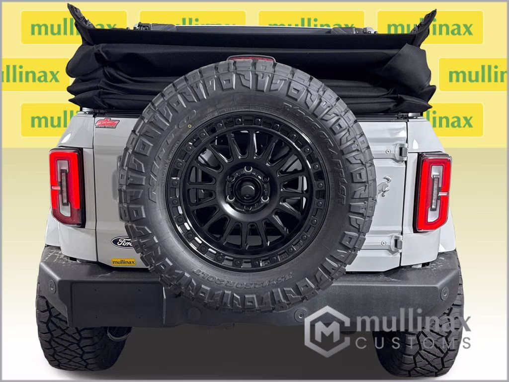 2026 Avalanche Gray Ford Bronco Outer Banks 4X4 SUV