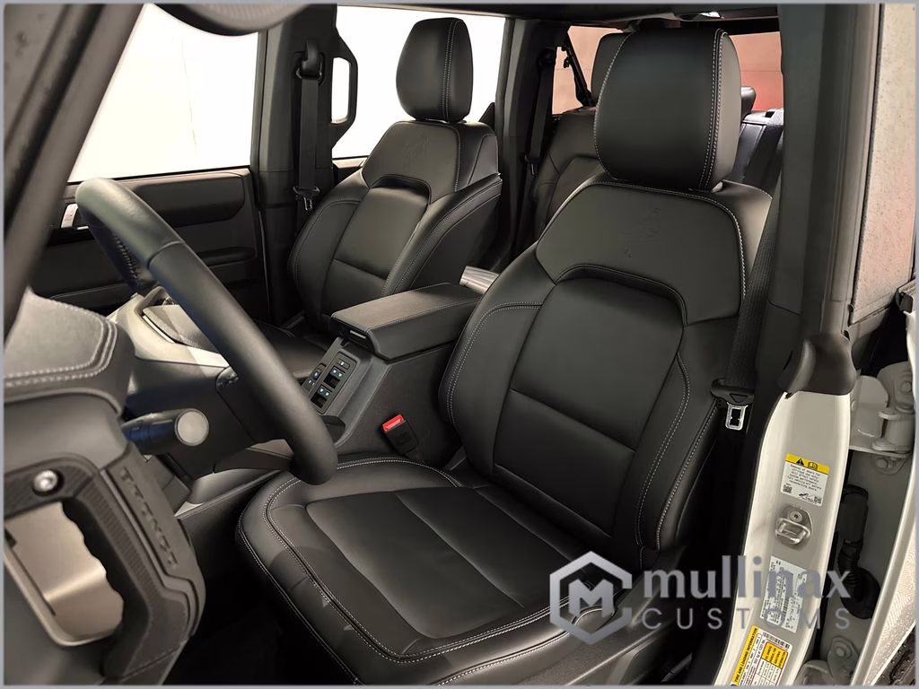 2026 Avalanche Gray Ford Bronco Outer Banks 4X4 SUV