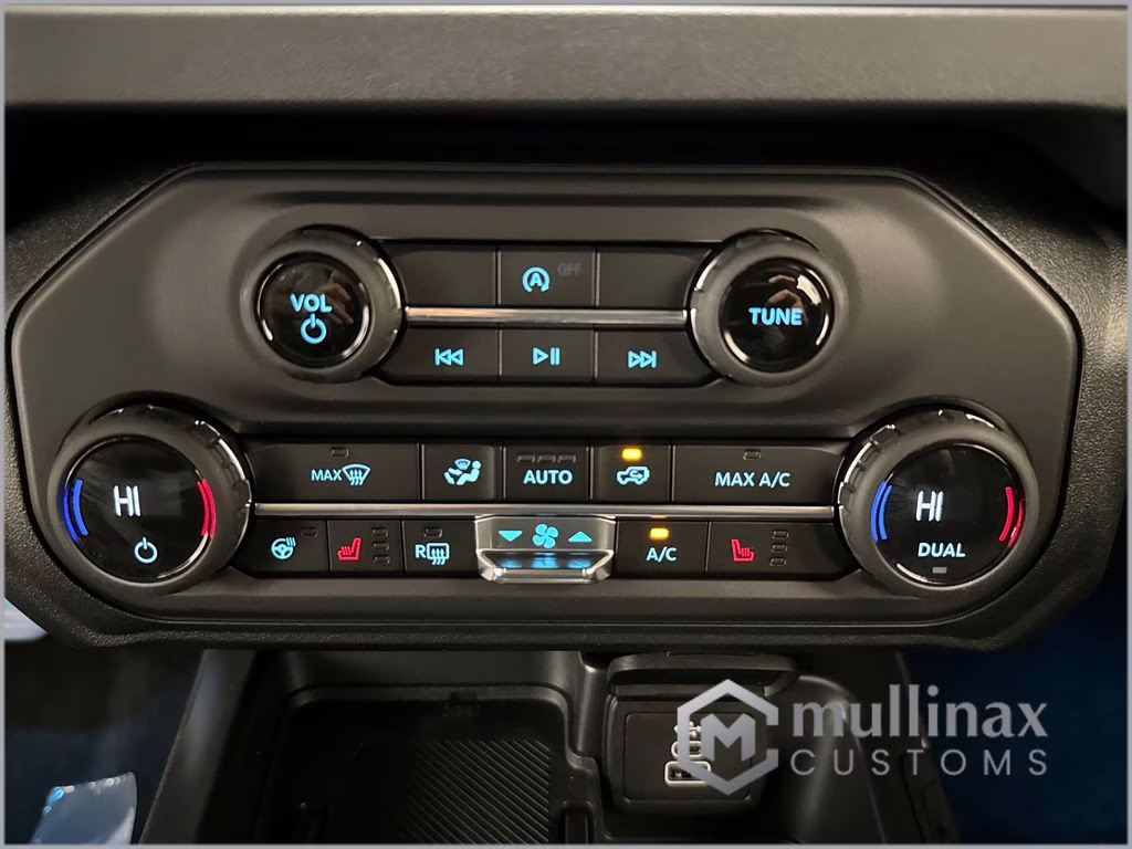 2026 Avalanche Gray Ford Bronco Outer Banks 4X4 SUV