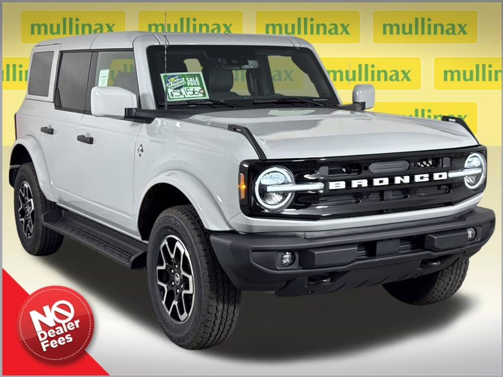 2026 Avalanche Gray Ford Bronco Outer Banks 4X4 SUV